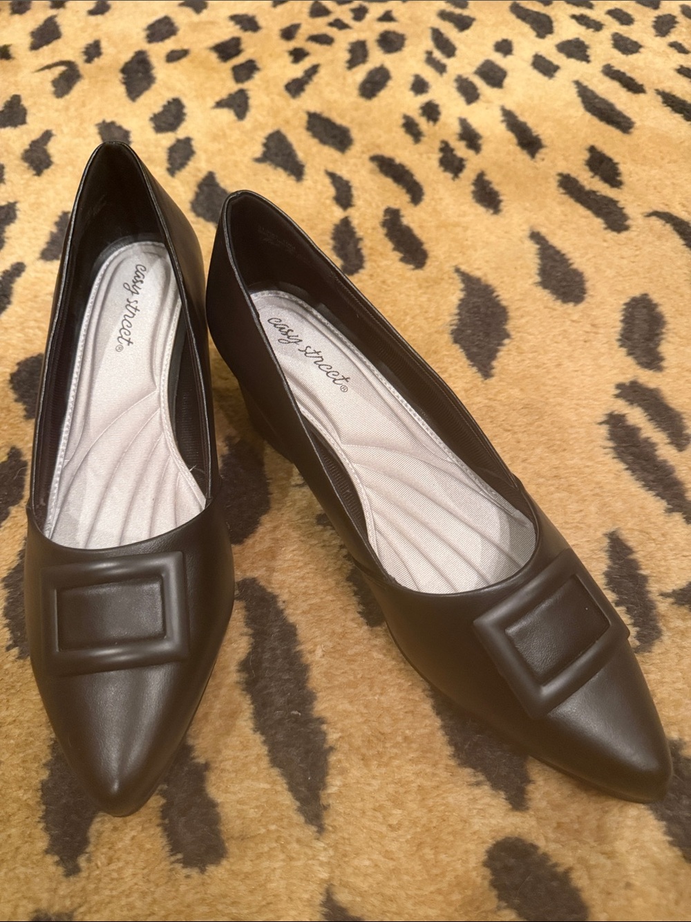 easy street Black Loafer-Style Block Heel Pump